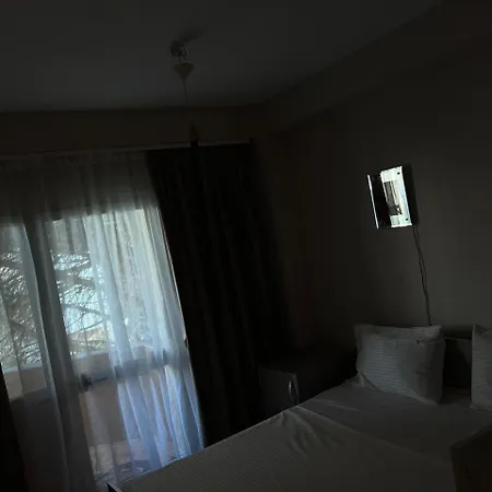 Leo's Apartamento Golem (Tirana)